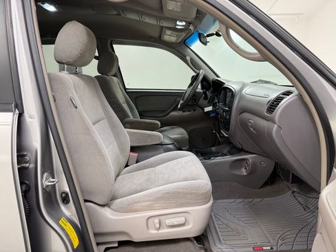 Used 2005 Toyota Sequoia SR5 RWD image 26