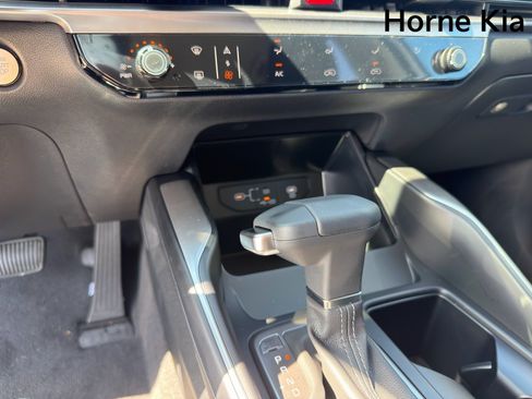 New 2026 Kia Sorento LX FWD image 17