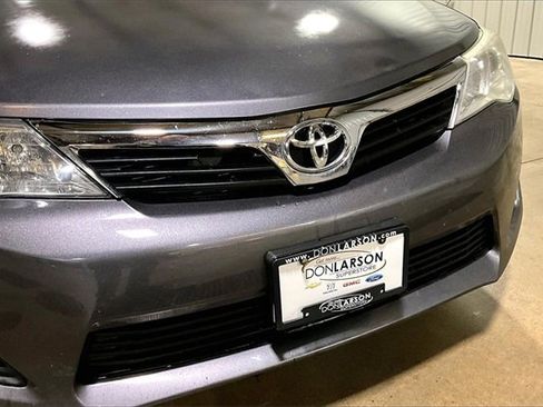 Used 2013 Toyota Camry LE image 9