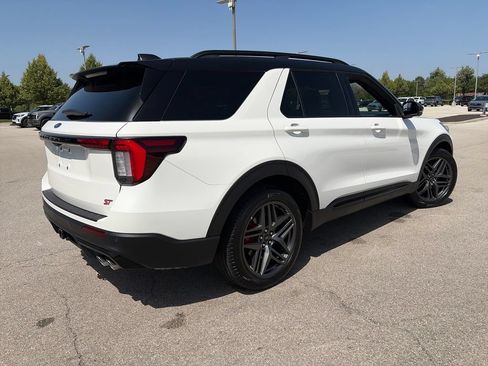 Used 2025 Ford Explorer ST w/ Sun And Sound Package AWD/4WD image 8