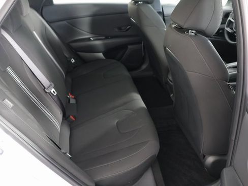 Certified 2025 Hyundai Elantra Sport image 21