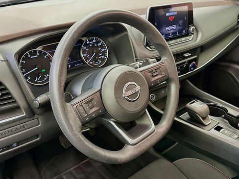 Used 2023 Nissan Rogue S AWD/4WD image 18