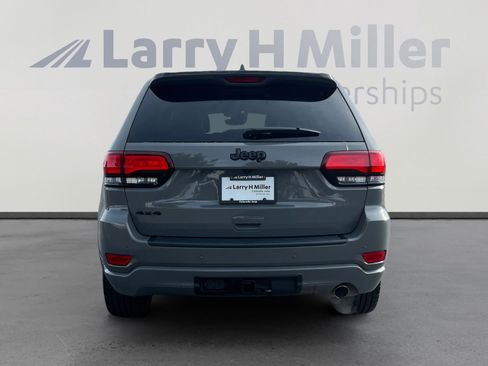 Used 2020 Jeep Grand Cherokee Altitude image 4