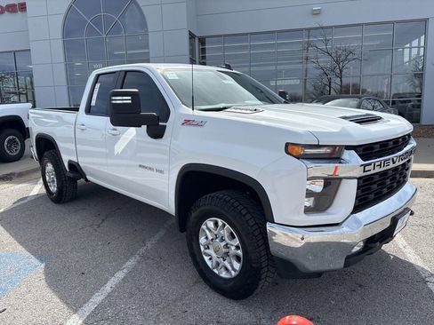 Used 2023 Chevrolet Silverado 2500 LT w/ Convenience Package image 6