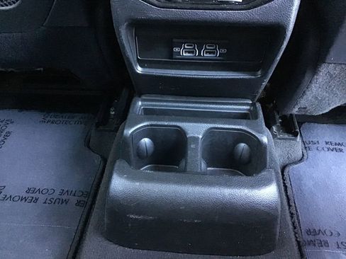 Used 2023 Jeep Grand Cherokee L Laredo image 13