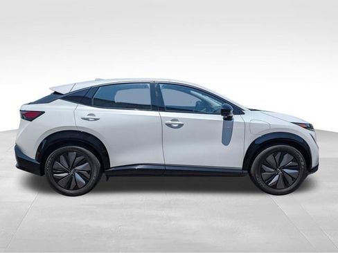 Used 2024 Nissan Ariya AWD image 8
