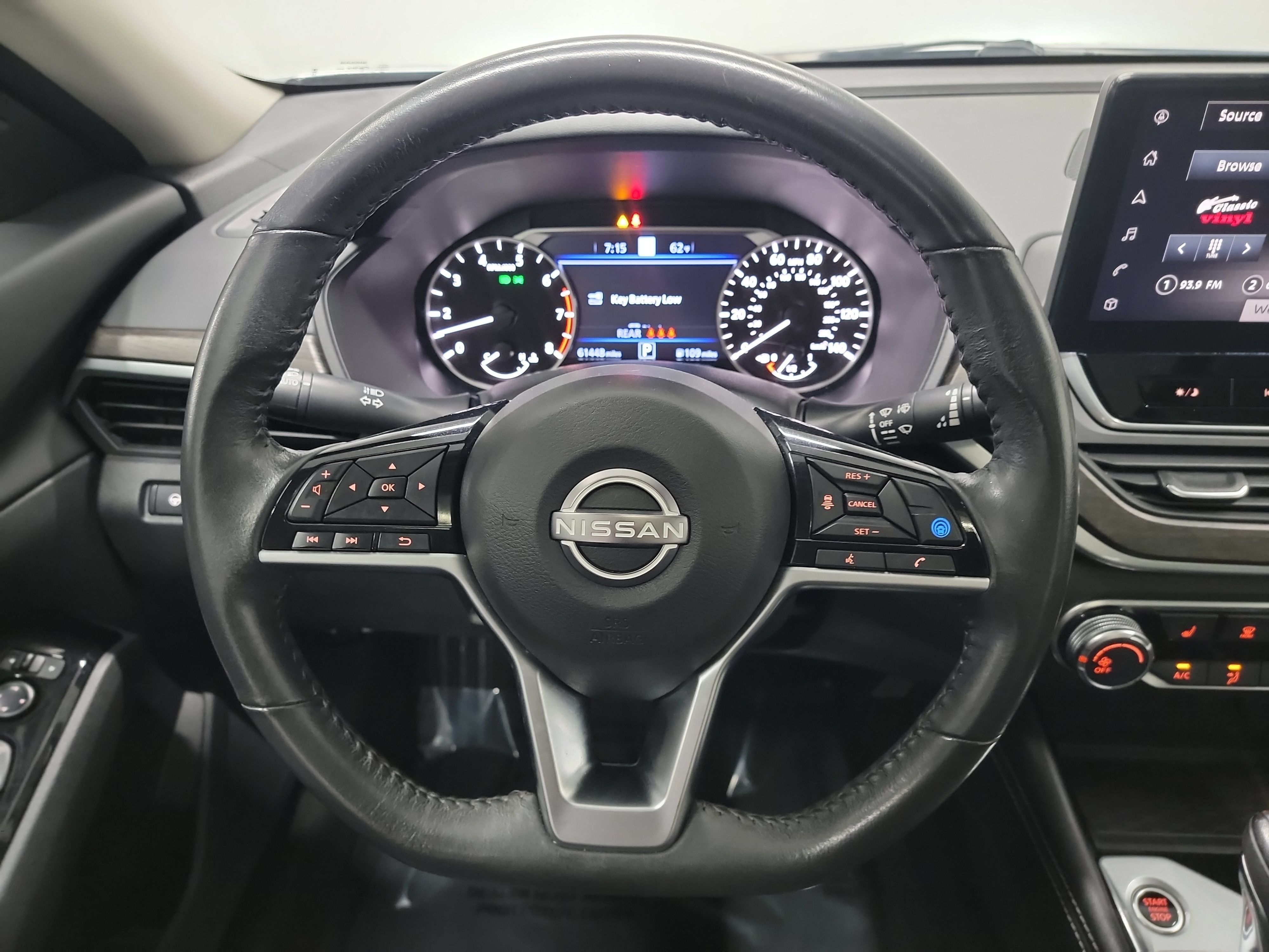 Used 2023 Nissan Altima 2.5 SV w/ SV Premium Package FWD image 17