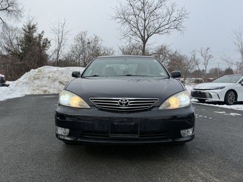 Used 2005 Toyota Camry image 9