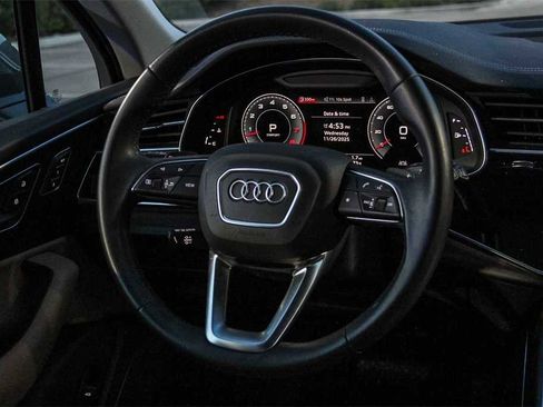 Used 2023 Audi Q7 3.0T Premium image 12