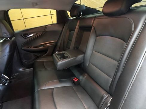 Used 2017 Chevrolet Malibu Premier w/ Premier Sun and Wheel Package FWD image 22