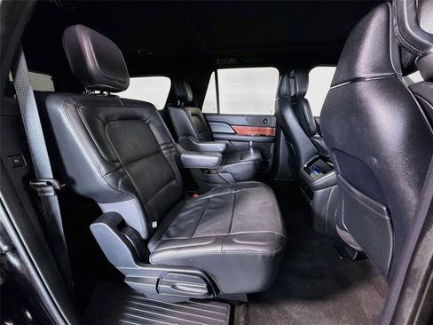 Used 2022 Lincoln Navigator L Reserve w/ Monochromatic Package RWD image 36