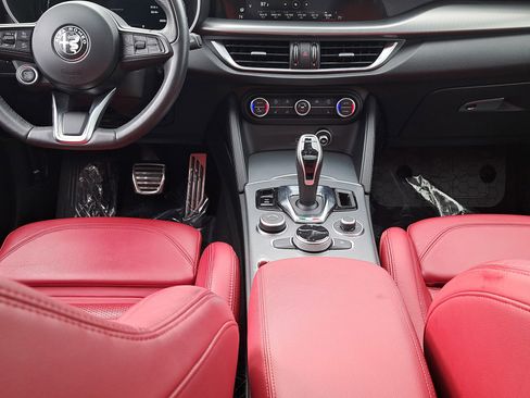 Used 2024 Alfa Romeo Stelvio Ti w/ Performance Driving Package image 19
