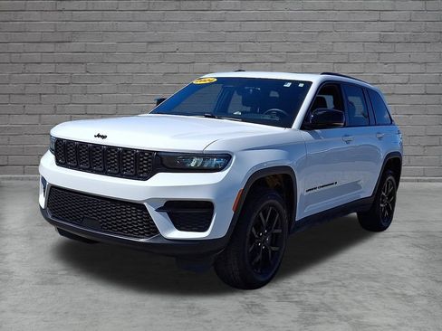Certified 2024 Jeep Grand Cherokee Altitude AWD/4WD image 5