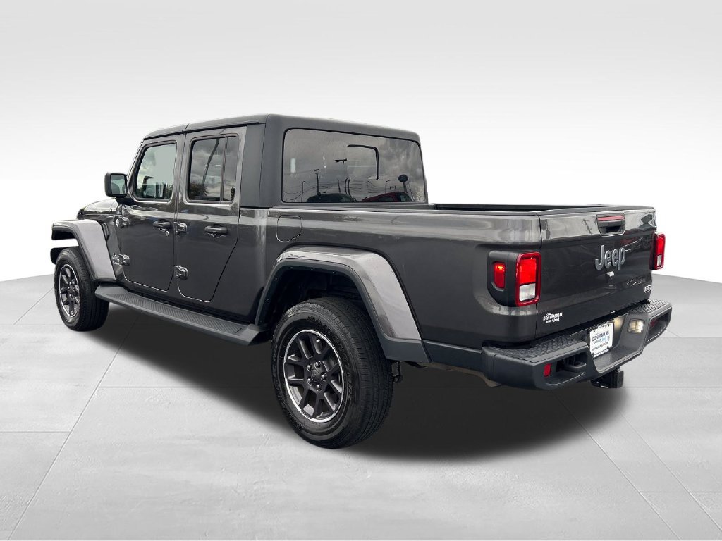 Used 2022 Jeep Gladiator Overland w/ Cold Weather Group AWD/4WD image 3