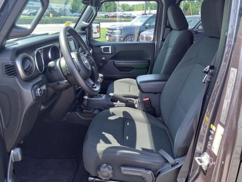 Used 2021 Jeep Wrangler Unlimited Sport image 7