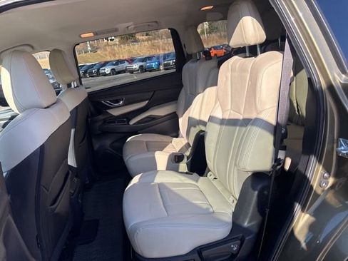 Used 2024 Subaru Ascent Limited image 15