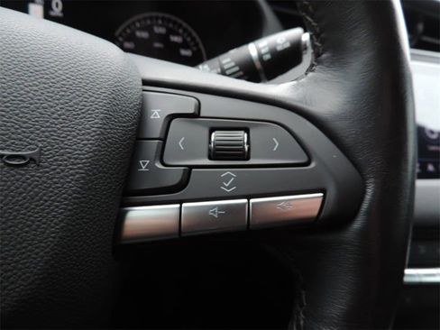 Used 2021 Cadillac XT4 Premium Luxury w/ LPO, Onyx Sport Package image 27