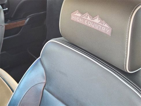 Used 2018 Chevrolet Silverado 1500 High Country image 15