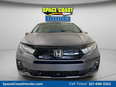 New 2026 Honda Odyssey Touring image 8