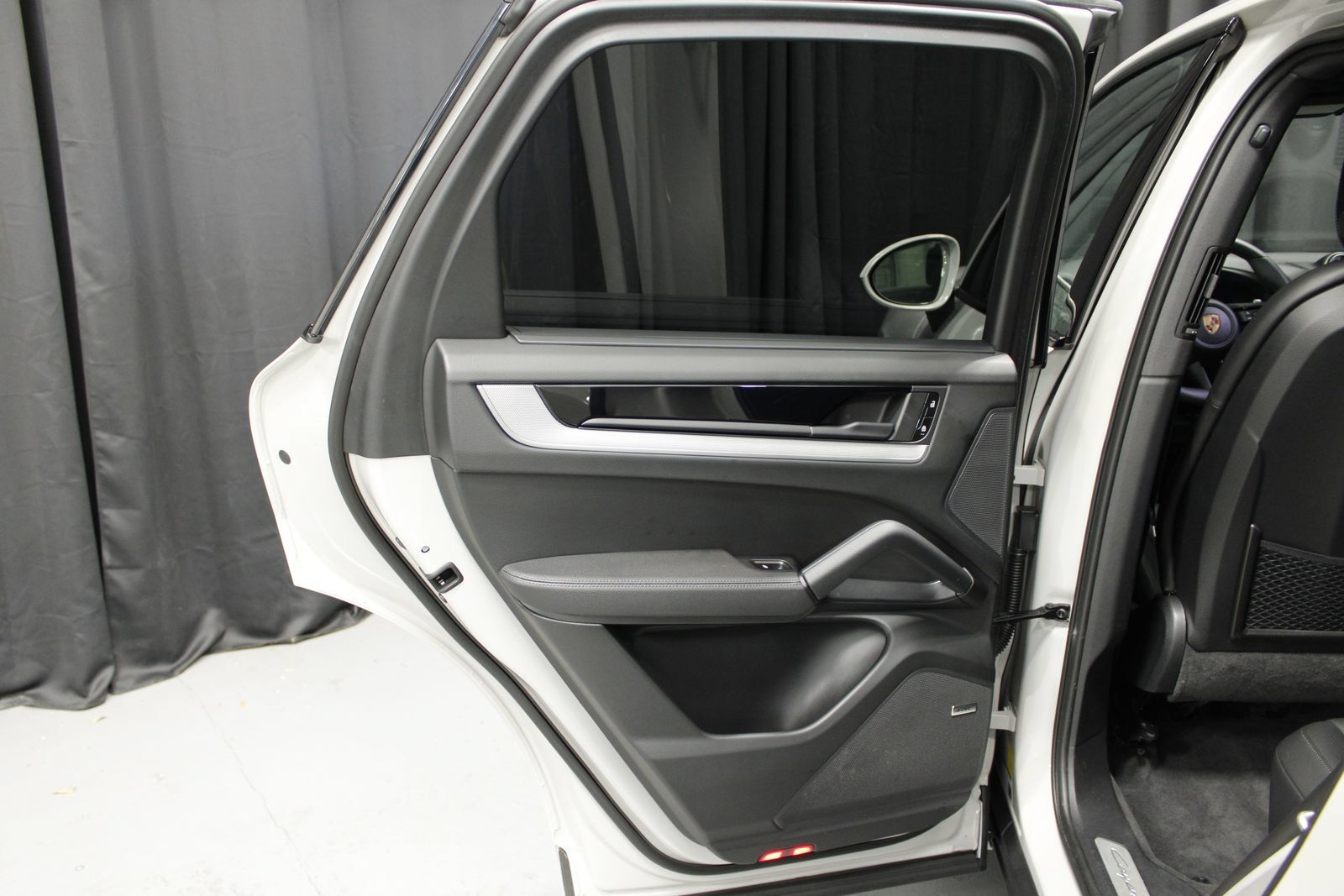 Certified 2026 Porsche Cayenne S AWD/4WD image 27