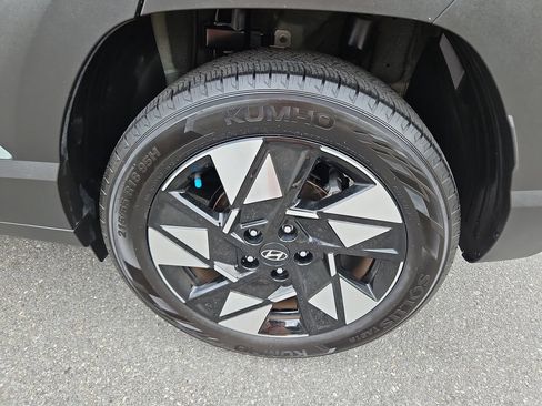 Used 2024 Hyundai Kona SEL FWD image 29