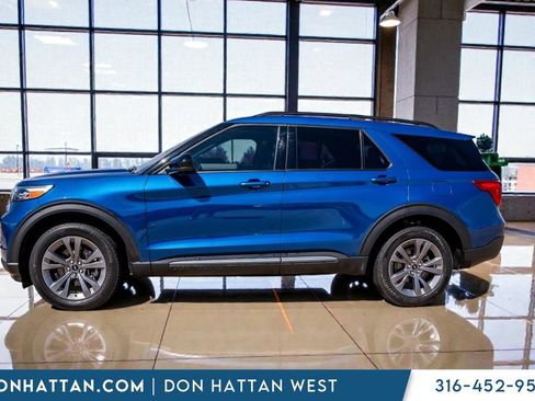 Used 2023 Ford Explorer XLT w/ Equipment Group 202A AWD/4WD image 2