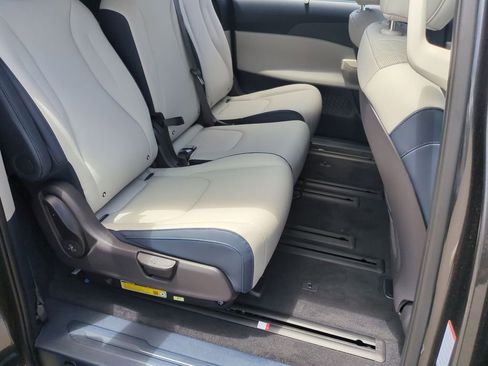 New 2026 Kia Carnival SX FWD image 26