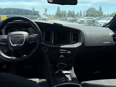 Used 2015 Dodge Charger SE w/ Popular Equipment Group RWD image 4