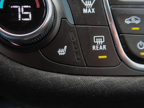 Used 2023 Chevrolet Malibu LT image 32