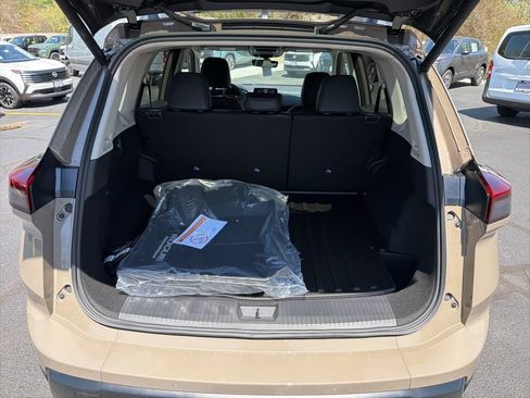 New 2026 Nissan Rogue SV AWD/4WD image 25