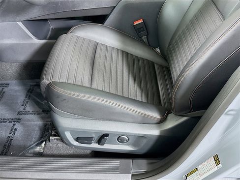 Certified 2025 Nissan Rogue SV image 24