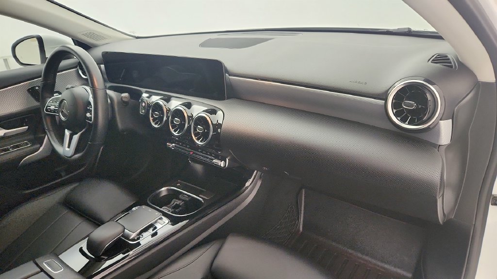 Used 2019 Mercedes-Benz A 220 image 30