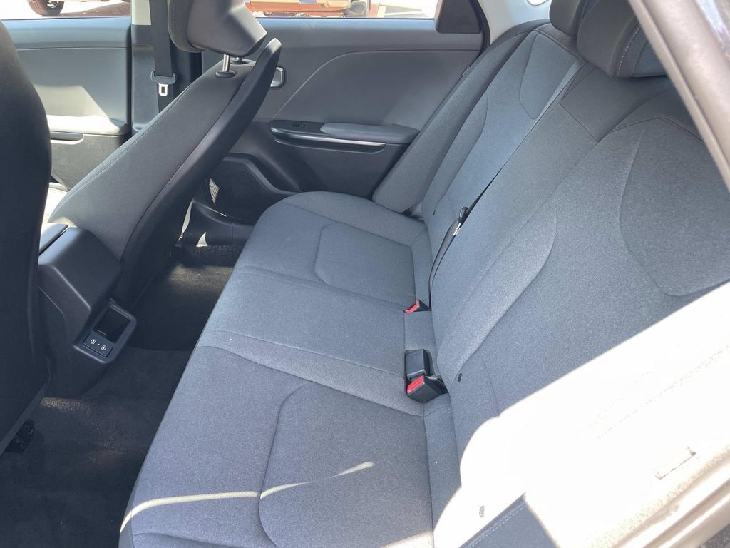 Used 2025 Kia K4 FWD image 14