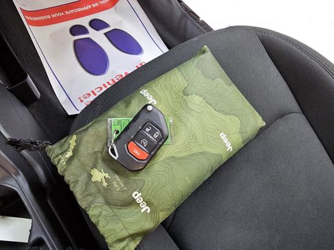 Used 2021 Jeep Gladiator Sport image 34