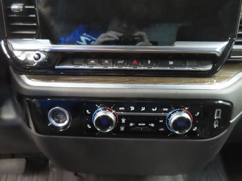 Used 2022 GMC Sierra 1500 Elevation AWD/4WD image 46