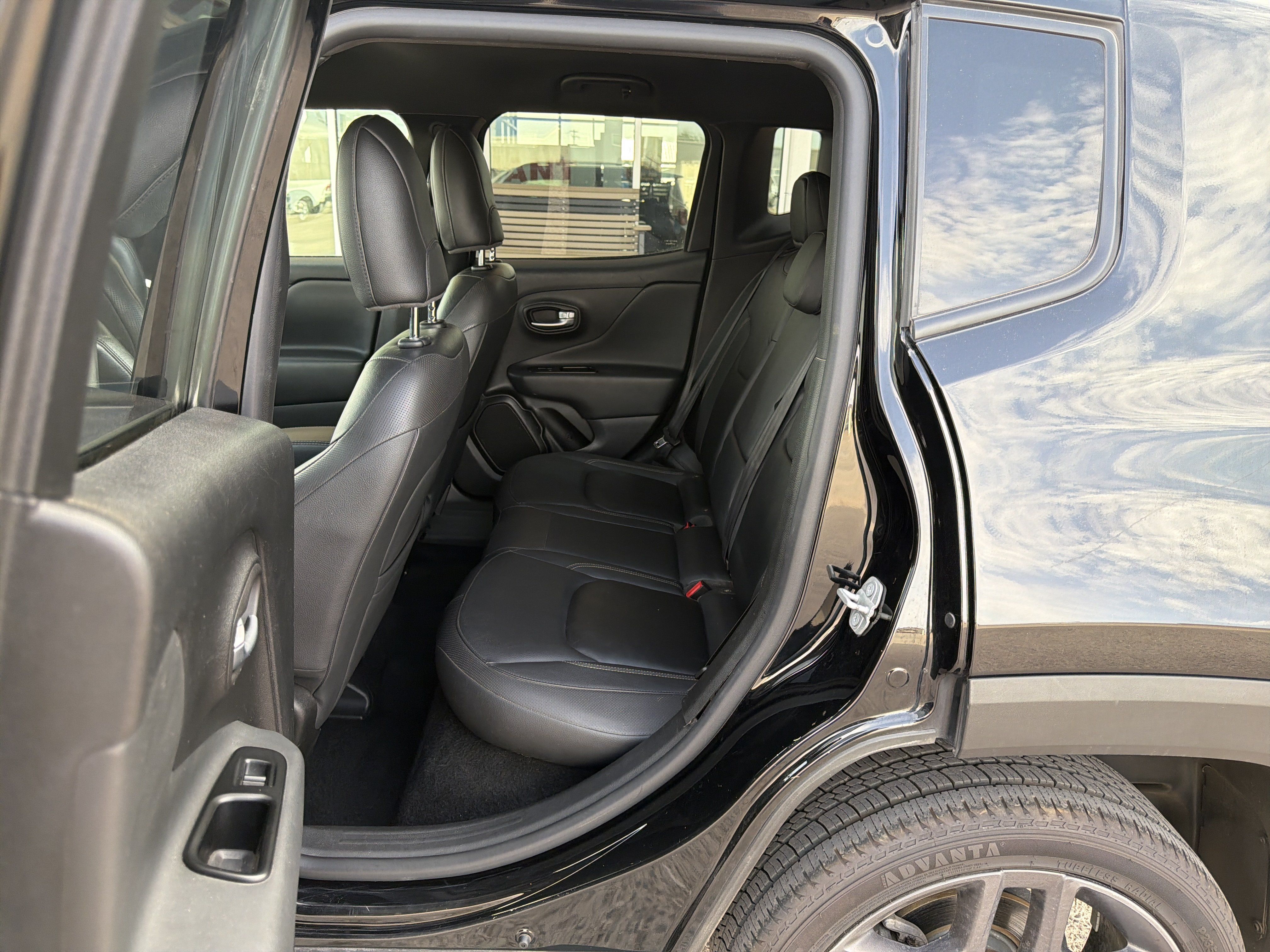 Used 2020 Jeep Renegade Altitude AWD/4WD image 8