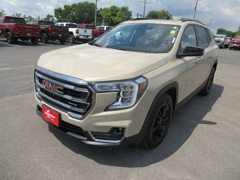 Certified 2022 GMC Terrain AT4 w/ Infotainment Package II AWD/4WD image 11