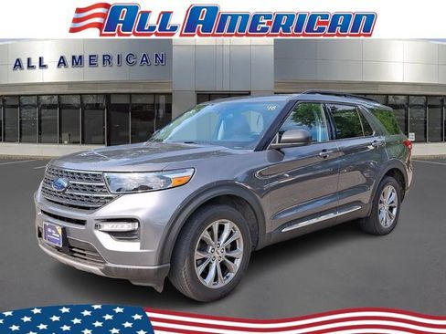Certified 2022 Ford Explorer XLT w/ Equipment Group 202A AWD/4WD image 1