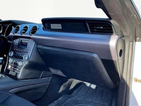 Used 2016 Ford Mustang Coupe image 17