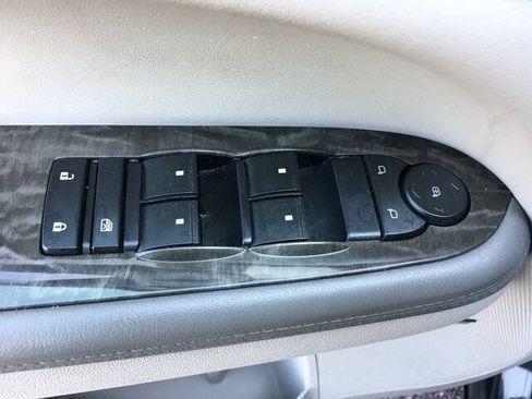 Used 2014 Buick Enclave Leather FWD image 11