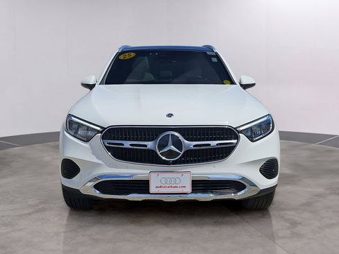 Used 2025 Mercedes-Benz GLC 300 4MATIC image 11