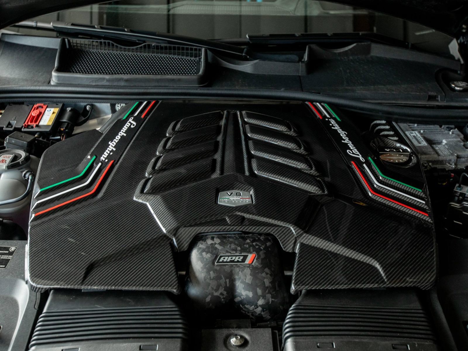 Used 2023 Lamborghini Urus Performante AWD/4WD image 29