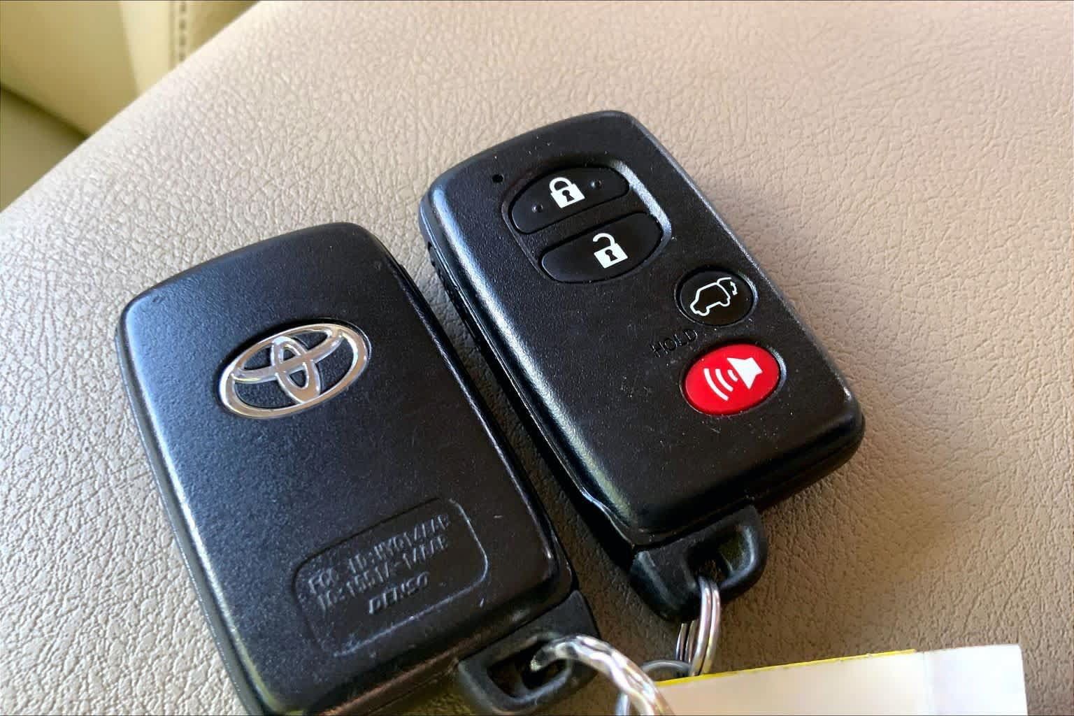 Used 2013 Toyota Highlander Limited AWD/4WD image 14