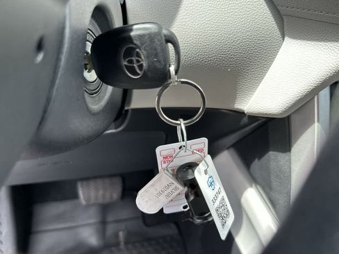 Used 2022 Toyota Corolla Cross L FWD image 30