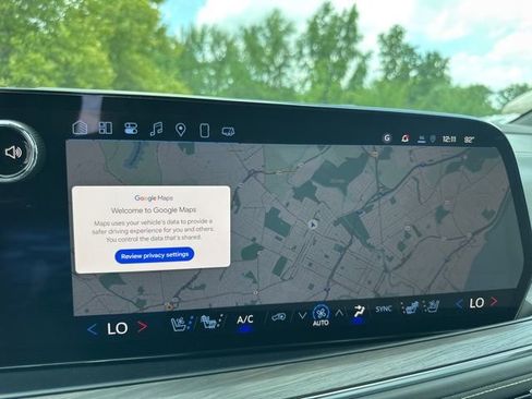 New 2025 Chevrolet Suburban Premier image 27