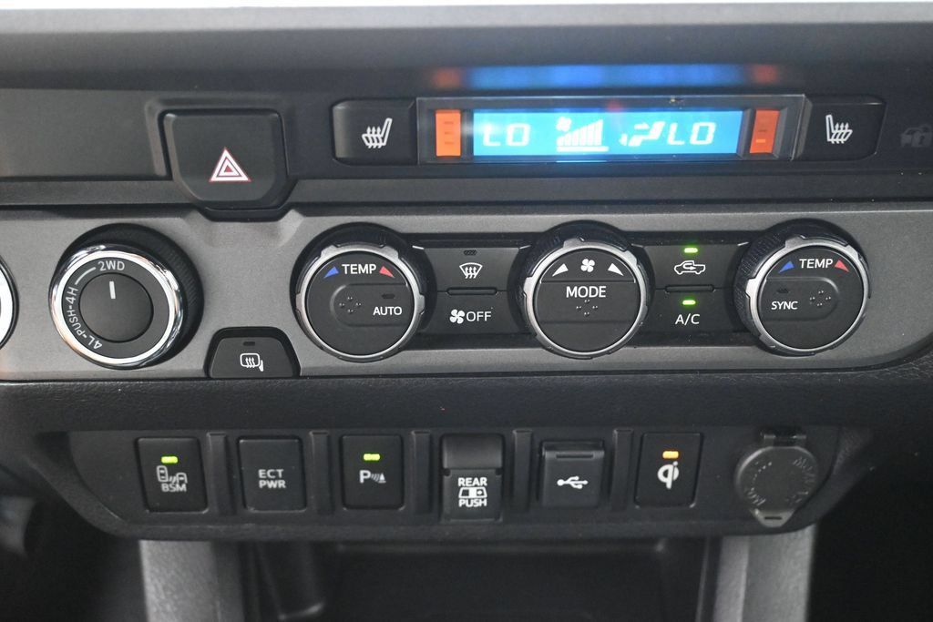 Used 2023 Toyota Tacoma TRD Sport w/ TRD Premium Sport Package AWD/4WD image 25