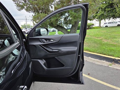 Used 2025 Chevrolet Equinox LT AWD/4WD image 30