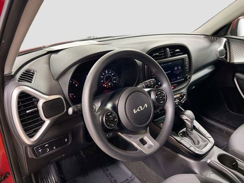 Certified 2022 Kia Soul LX w/ Technology Package image 9