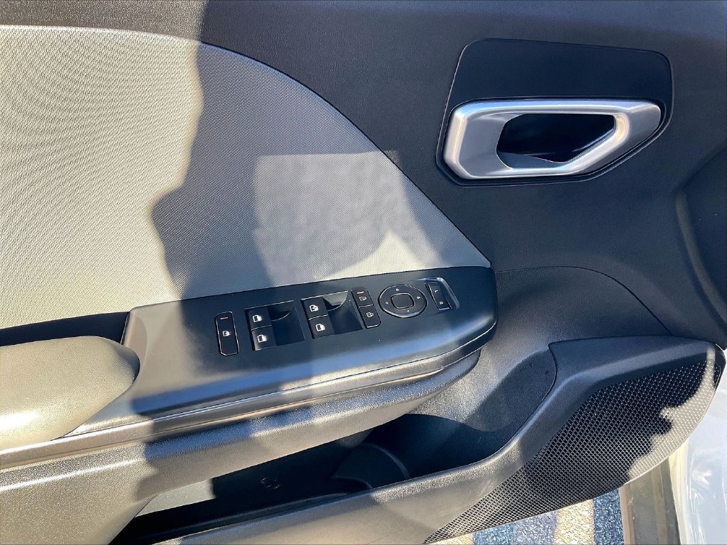 Used 2026 Kia K4 FWD image 36