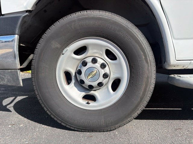 Used 2025 Chevrolet Express 2500 w/ Driver Convenience Package RWD image 14